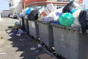  La libranza del personal de recogida provoca la acumulación de basura en puntos de Telde/TA.