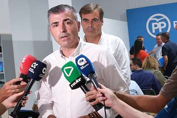 Sonsoles Martín, del PP de Telde, en la reunión de la junta directiva regional de los popualres de este sábado/TA y Acfi Press.