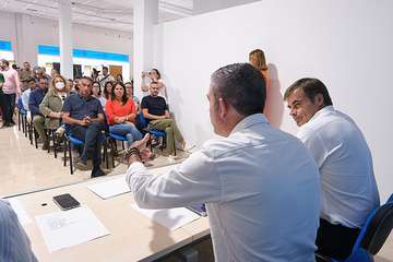 Sonsoles Martín, del PP de Telde, en la reunión de la junta directiva regional de los popualres de este sábado/TA y Acfi Press.