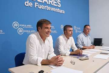 Sonsoles Martín, del PP de Telde, en la reunión de la junta directiva regional de los popualres de este sábado/TA y Acfi Press.
