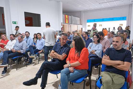 Sonsoles Martín, del PP de Telde, en la reunión de la junta directiva regional de los popualres de este sábado/TA y Acfi Press.