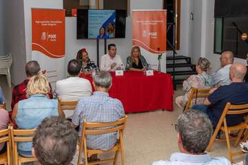 Charla en la sede del PSOE de Telde sobre los servicios sociales/PSOE Telde.