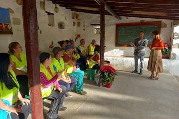 La alcaldesa conoce las obras de reforma en la Casa Verde/TA.