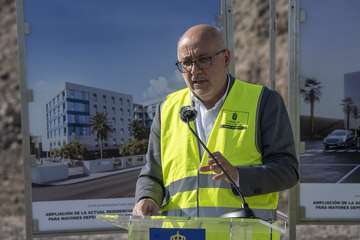Acto de colocación de la primera piedra de las obras de ampliación de la Residencia Mixta de Taliarte/TA.