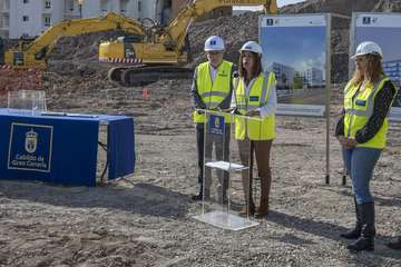 Acto de colocación de la primera piedra de las obras de ampliación de la Residencia Mixta de Taliarte/TA.