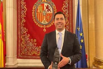 El teldense Alejandro Ramos recibe en Madrid una distinción de los Graduados Sociales de Españoles/TA.