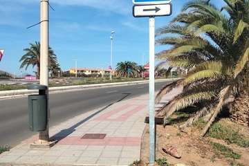 Nueva señalización de la zonas habilitadas como aparcamiento en Melenara (Telde)/TA.