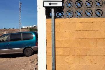 Nueva señalización de la zonas habilitadas como aparcamiento en Melenara (Telde)/TA.