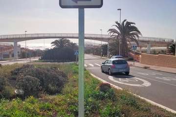 Nueva señalización de la zonas habilitadas como aparcamiento en Melenara (Telde)/TA.