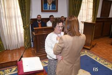 Rosi Ortega promete el cargo de edila y se integra en el grupo socialista/FJS Fotografía.