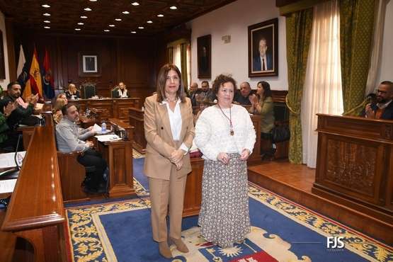 Rosi Ortega promete el cargo de edila y se integra en el grupo socialista/FJS Fotografía.