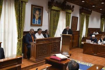  Benjamín Ramírez, el primer sacerdote que alza la voz en el Pleno de Telde contra la lacra machista/fFJS Fotografía.