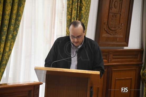  Benjamín Ramírez, el primer sacerdote que alza la voz en el Pleno de Telde contra la lacra machista/fFJS Fotografía.