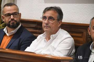 El Pleno aprueba por unamidad como institucional una moción de NC sobre la eliminación de la tercera pista de Gando/FJS Fotografía.