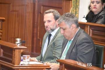 El Pleno aprueba por unamidad como institucional una moción de NC sobre la eliminación de la tercera pista de Gando/FJS Fotografía.