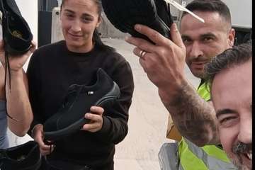 UxGC de Telde dona zapatos al personal de un convenio de empleo ante la falta de material de seguridad/TA.