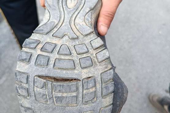 UxGC de Telde dona zapatos al personal de un convenio de empleo ante la falta de material de seguridad/TA.