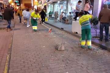 Telde recoge 3.000 kilos de residuos tras el paso de la Cabalgata de Reyes/TA y Antonio Alí.