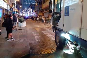 Telde recoge 3.000 kilos de residuos tras el paso de la Cabalgata de Reyes/TA y Antonio Alí.