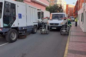 Telde recoge 3.000 kilos de residuos tras el paso de la Cabalgata de Reyes/TA y Antonio Alí.