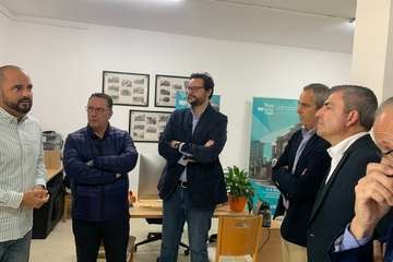 Entre Amigos regala un naife al PP canario/TA.