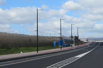 Comienzan los trabajos de colocación del nuevo alumbrado LED del ensanche de la carretera de Melenara/TA.