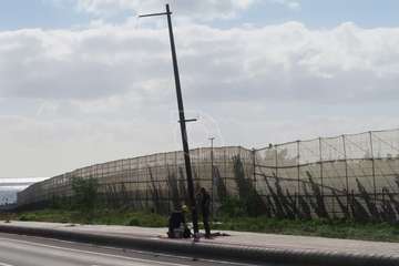Comienzan los trabajos de colocación del nuevo alumbrado LED del ensanche de la carretera de Melenara/TA.