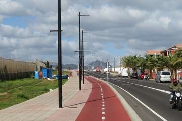 Comienzan los trabajos de colocación del nuevo alumbrado LED del ensanche de la carretera de Melenara/TA.