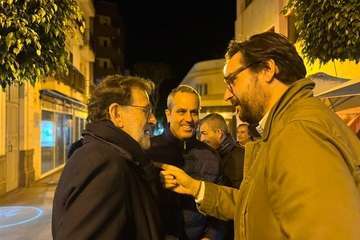 Mariano Rajoy, de paseo por la zona comercial de Telde/TA.