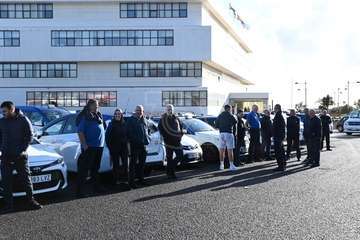 Los taxistas de Telde copan el parquin de El Cubillo horas para  su protesta/TA y Antonio Alí.