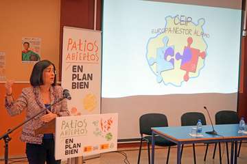 La ministra de Sanidad ha presidido esta mañana en Telde el acto de presentación de la iniciativa â€˜Patios Abiertos-En Plan Bienâ€™/Acfi Press.