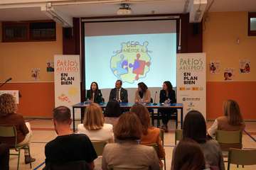 La ministra de Sanidad ha presidido esta mañana en Telde el acto de presentación de la iniciativa â€˜Patios Abiertos-En Plan Bienâ€™/Acfi Press.