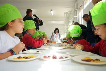La ministra de Sanidad ha presidido esta mañana en Telde el acto de presentación de la iniciativa â€˜Patios Abiertos-En Plan Bienâ€™/Acfi Press.