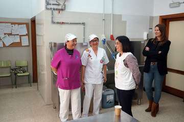 La ministra de Sanidad ha presidido esta mañana en Telde el acto de presentación de la iniciativa â€˜Patios Abiertos-En Plan Bienâ€™/Acfi Press.