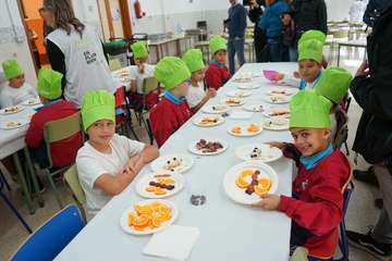 La ministra de Sanidad ha presidido esta mañana en Telde el acto de presentación de la iniciativa â€˜Patios Abiertos-En Plan Bienâ€™/Acfi Press.