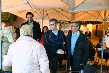 Feijóo en Los Llanos de Telde/Antonio Alí, TA y Francisco Javier Santana.