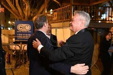 Feijóo en Los Llanos de Telde/Antonio Alí, TA y Francisco Javier Santana.