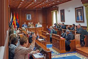 El Pleno aprueba por unanimidad un gasto extra de 30.000 horas para poder licitar la rehabilitación de Las Longueras/TA y Acfi Press.