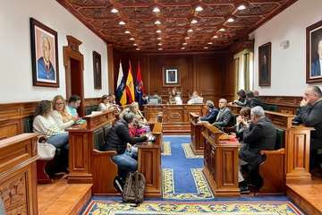 El Pleno aprueba por unanimidad un gasto extra de 30.000 horas para poder licitar la rehabilitación de Las Longueras/TA y Acfi Press.
