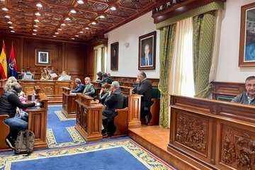 El Pleno aprueba por unanimidad un gasto extra de 30.000 horas para poder licitar la rehabilitación de Las Longueras/TA y Acfi Press.