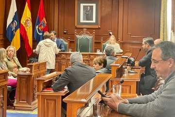 El Pleno aprueba por unanimidad un gasto extra de 30.000 horas para poder licitar la rehabilitación de Las Longueras/TA y Acfi Press.