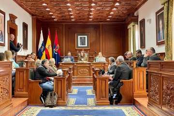 El Pleno aprueba por unanimidad un gasto extra de 30.000 horas para poder licitar la rehabilitación de Las Longueras/TA y Acfi Press.