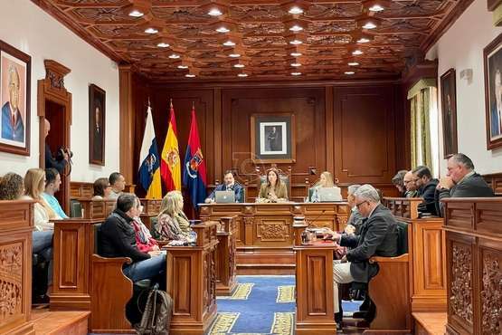 El Pleno aprueba por unanimidad un gasto extra de 30.000 horas para poder licitar la rehabilitación de Las Longueras/TA y Acfi Press.