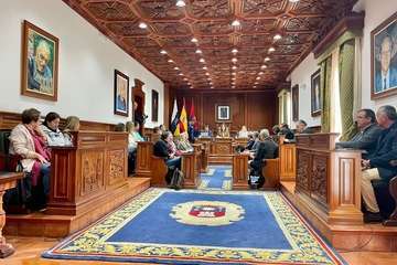 El Pleno aprueba por unanimidad un gasto extra de 30.000 horas para poder licitar la rehabilitación de Las Longueras/TA y Acfi Press.