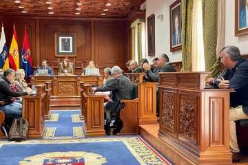 El Pleno aprueba por unanimidad un gasto extra de 30.000 horas para poder licitar la rehabilitación de Las Longueras/TA y Acfi Press.
