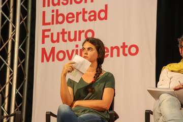 Yolanda Díaz y Alberto Rodríguez alegan en Telde sobre Canarias y España/TA y Acfi Press.