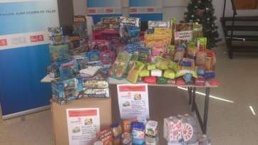 Alimentos y juguetes recolectados por el PSOE de Telde (Foto TA)