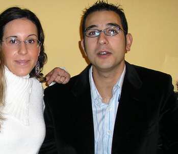 Iván Ramírez, el enfermero acusado, junto a su hermana (Foto www.marisolayala.com)