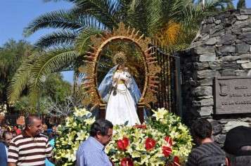 Imagen de archivo de una procesión de la Candelaria en Tara (Foto TA)