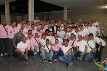 José Vélez, en el centro, junto a los integrantes de Los Serenquenquenes (Foto Alberto Benítez)